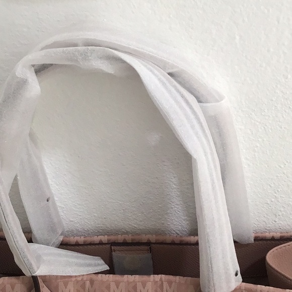 🆕 MICHAEL KORS “ Heidi” Semi-Lux Canvas Leather Signature Logo Large Tote Fawn - Picture 2 of 11